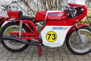 Benelli 350,500cc (250cc) - Verkleidung SATZ - mit Scheibe, GFK