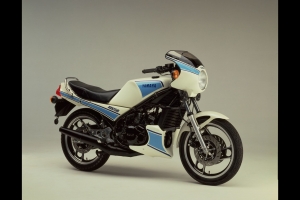 Yamaha RZ / RD 250 LC 1983-1986  Replik Original Verkleidung - Strada, auf Motorrad